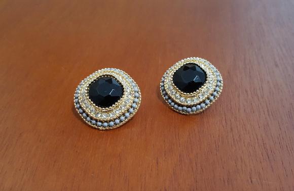 Brinco Cabochão e Strass