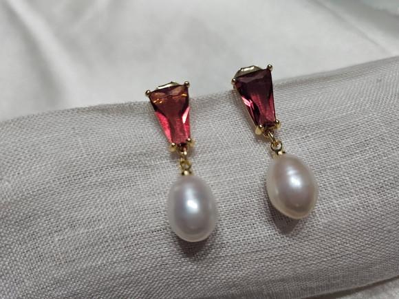 Brinco de Pérola Natural e Cristal Cherry