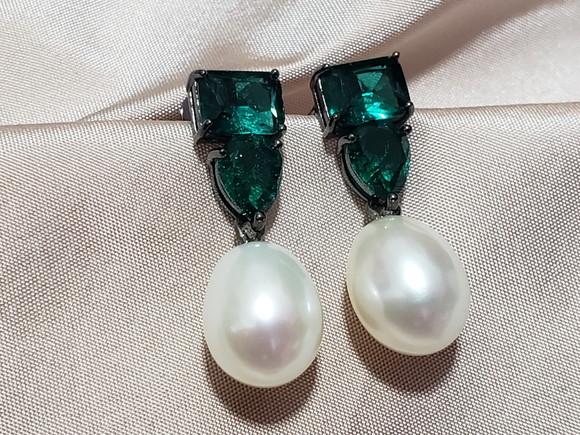 Brinco de Pérola Shell e Cristal Turmalina Morion