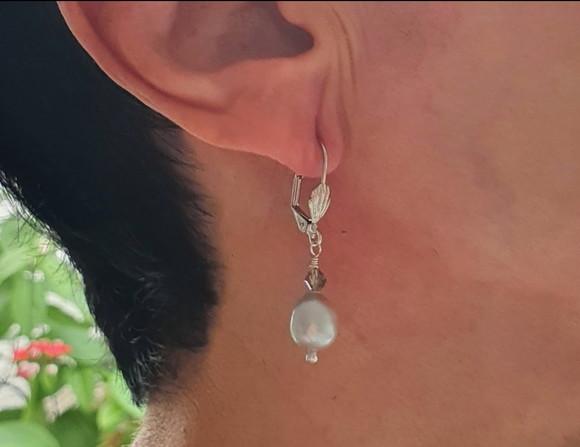 Brinco de Pérolas Naturais Prata e Cristal Fume