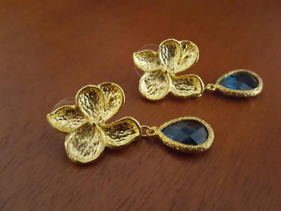Brinco Dourado Banhado com Cristal Azul