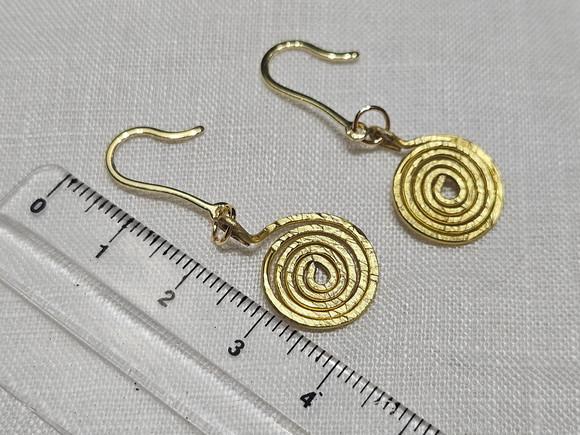 Brinco Dourado Banhado Martelado