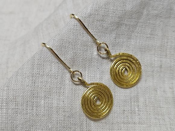 Brinco Dourado Banhado Martelado