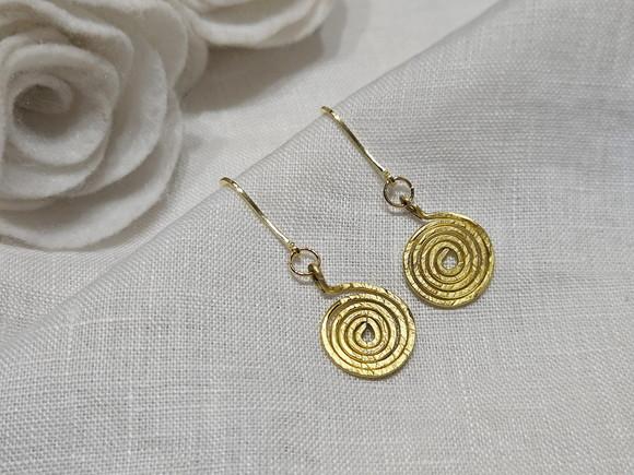 Brinco Dourado Banhado Martelado