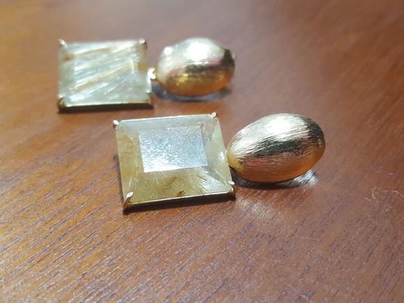 Brinco Dourado com Cristal Rutilado