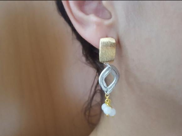 Brinco Dourado e Prateado com Pedras Naturais