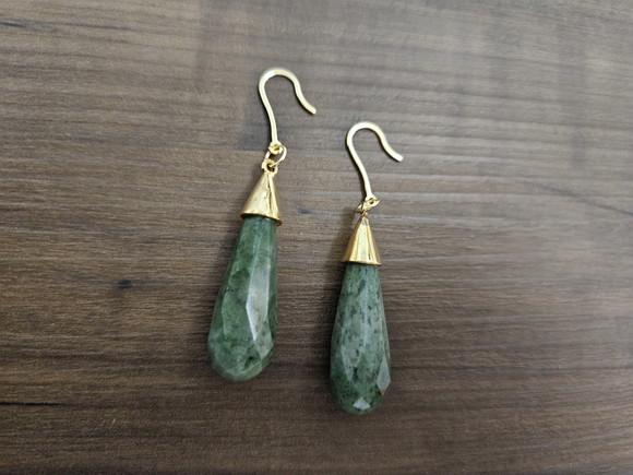 Brinco Gancho Banhado com Pedra Natural Ágata Verde