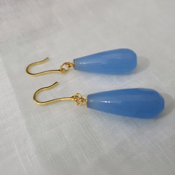 Brinco Gancho Banhado com Pedra Natural Jade Azul