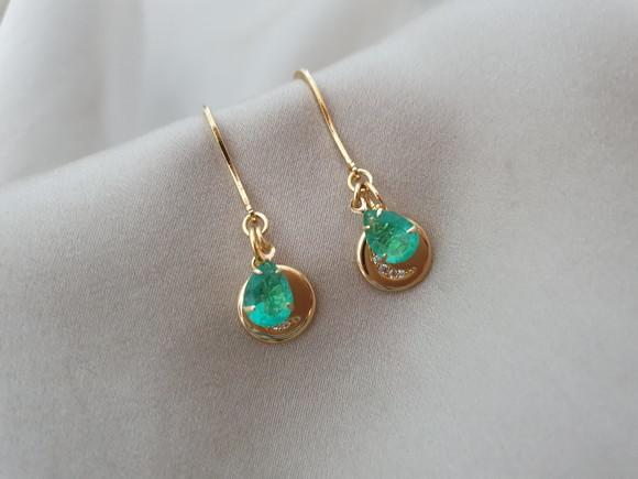 Brinco Gancho Com Cristal Verde Esmeralda