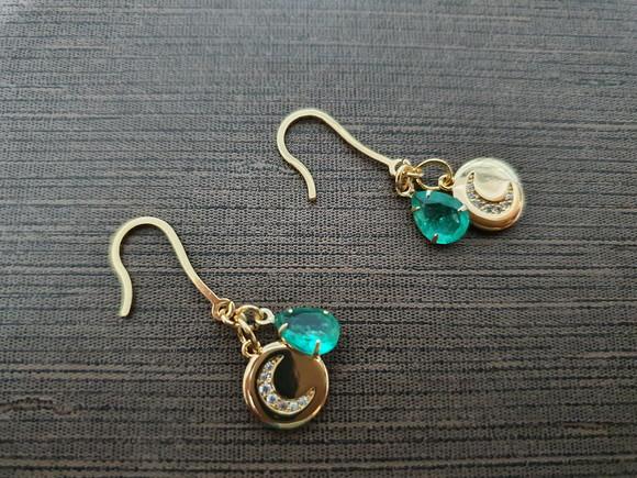 Brinco Gancho Com Cristal Verde Esmeralda
