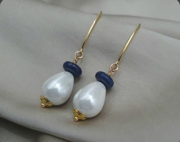 Brinco Gancho com Pedra Natural Lápis Lazuli e Pérola Shell