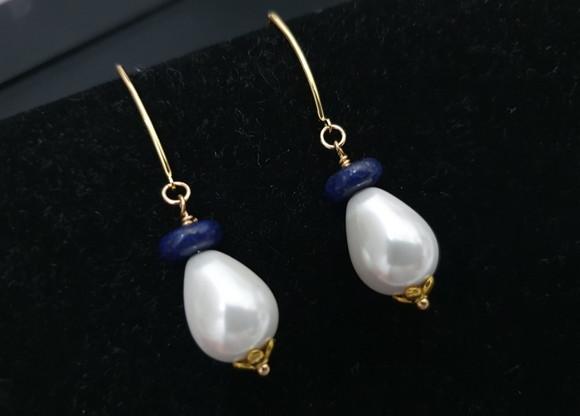Brinco Gancho com Pedra Natural Lápis Lazuli e Pérola Shell