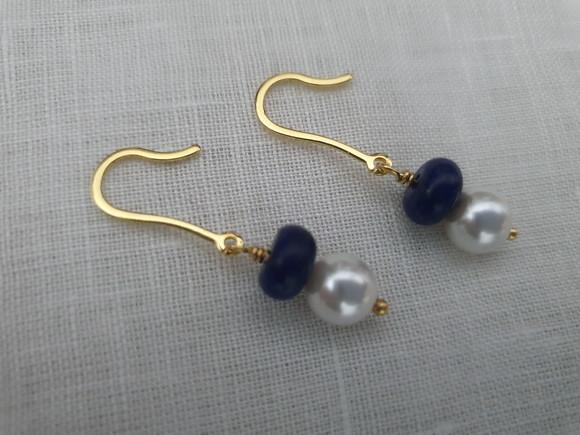 Brinco Gancho com Pedra Natural Lápis Lazuli e Pérola Shell