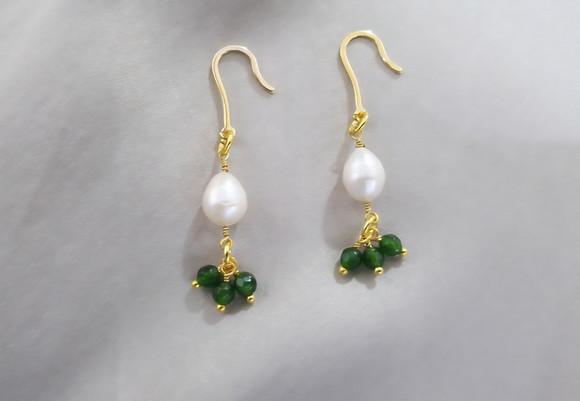 Brinco Gancho com Pérola e Pedra Natural Jade Verde