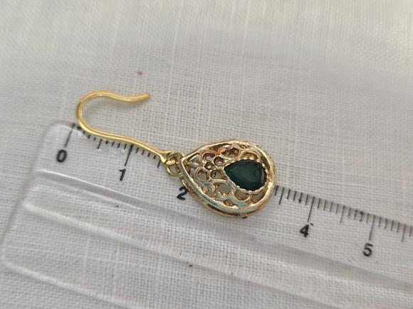 Brinco Gancho com Pingente de Cristal Esmeralda
