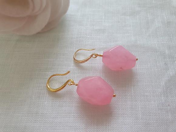 Brinco Gancho de Pedra Natural Jade Rosa
