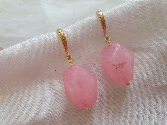 Brinco Gancho de Pedra Natural Jade Rosa