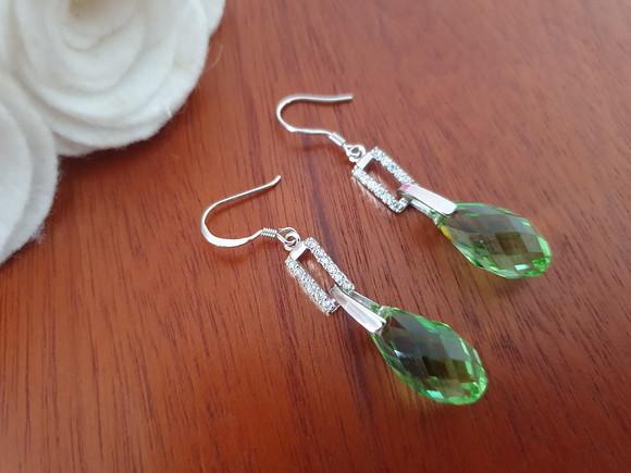 Brinco Gancho de Prata com Cristal Verde