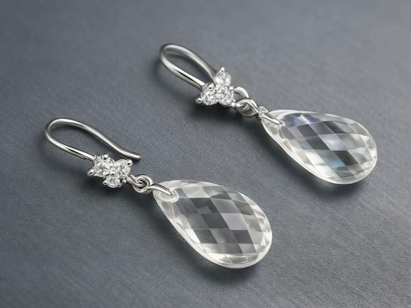Brinco Gancho de Prata com Zircônias e Cristal Incolor