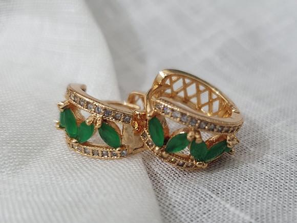 Brinco Pino Banhado com Cristal Verde