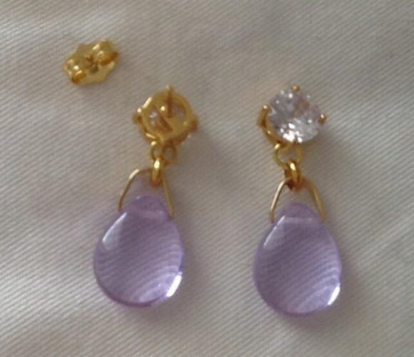 Brinco Pino Banhado com Zircônia e Cristal Lavanda