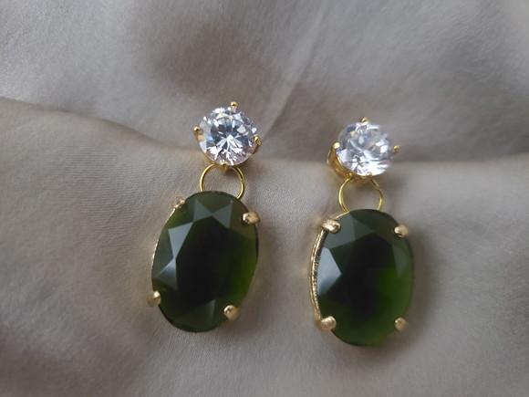 Brinco Pino Banhado com Zircônia e Cristal Verde
