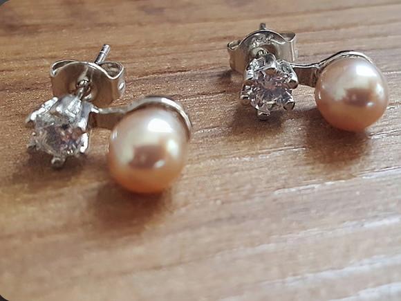 Brinco Pino de Prata com Zircônia e Pérola Rose