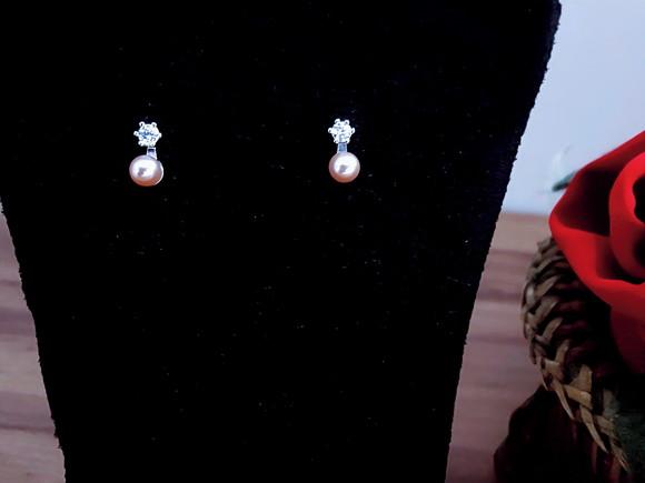 Brinco Pino de Prata com Zircônia e Pérola Rose