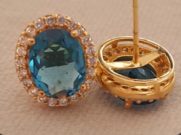 Brinco Pino Dourado com Cristais Água Marinha e Incolor