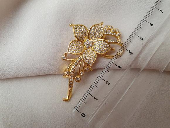Broche Banhado a Ouro com Micro Zircônias