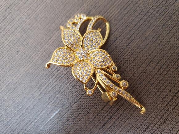 Broche Banhado a Ouro com Micro Zircônias