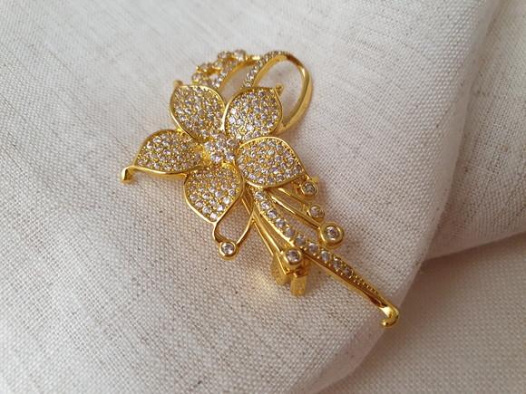 Broche Banhado a Ouro com Micro Zircônias