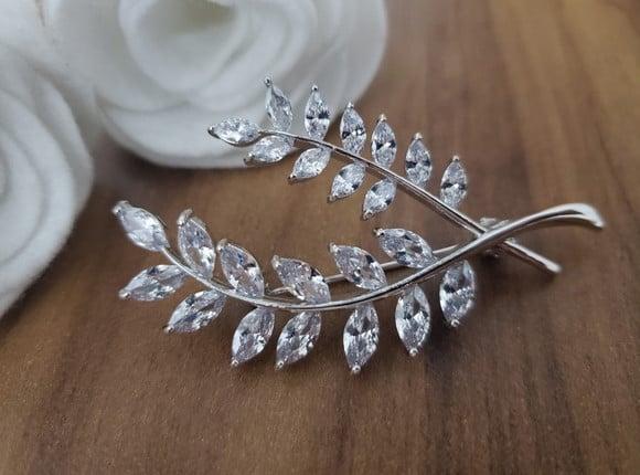 Broche Banhado a Prata com Zircônias