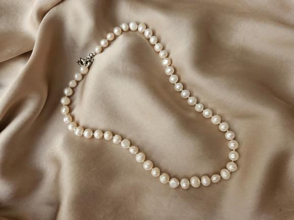 Colar Chocker de Pérolas Naturais com Mini Entremeios Prata