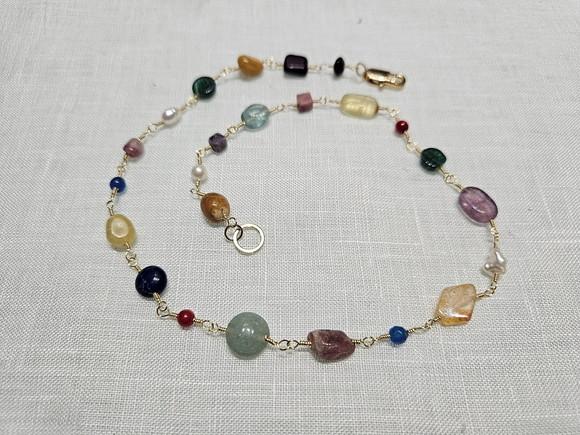 Colar Choker Banhado com Pedras Naturais