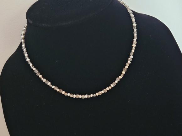 Colar Chocker Semijoia de Mini Cristais Light Fumê Cinza