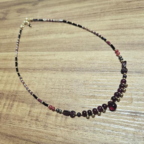 Colar Choker com Pedras Granada e Cristal Rubi