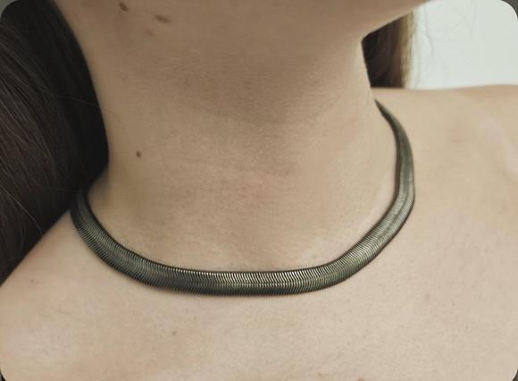 Colar Choker de Corrente Fita Grafite