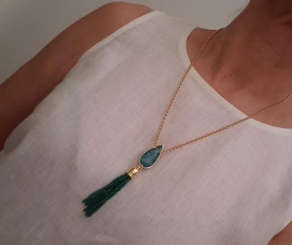 Colar com Cabochão Cristal Esmeralda e Franja de Cristais