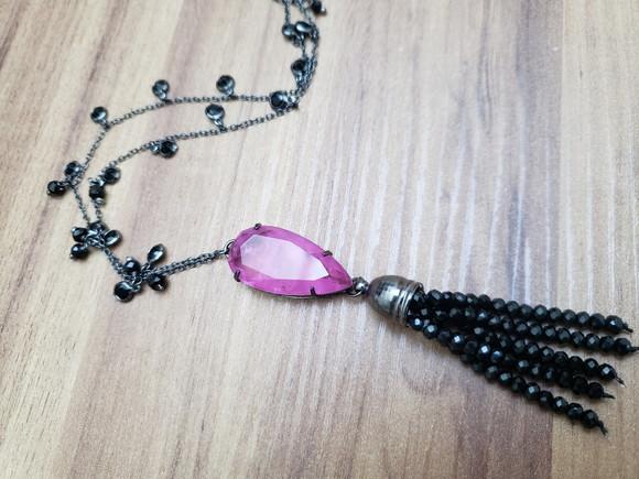 Colar com Cabochão e Franja de Cristais