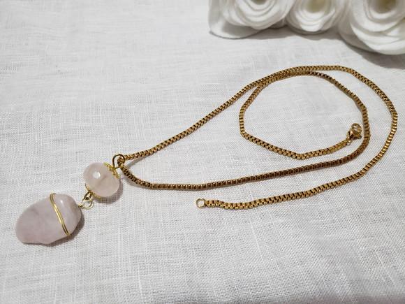 Colar com Pedra Natural Quartzo Rosa