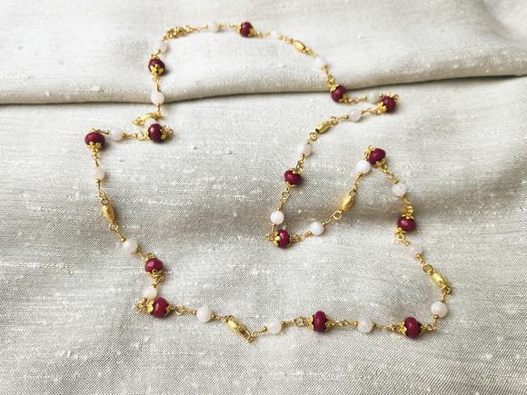 Colar com Pedras Jade e Pedras da Lua