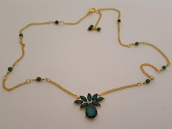 Colar com Pedras Naturais Jade e Cristais na Cor Verde