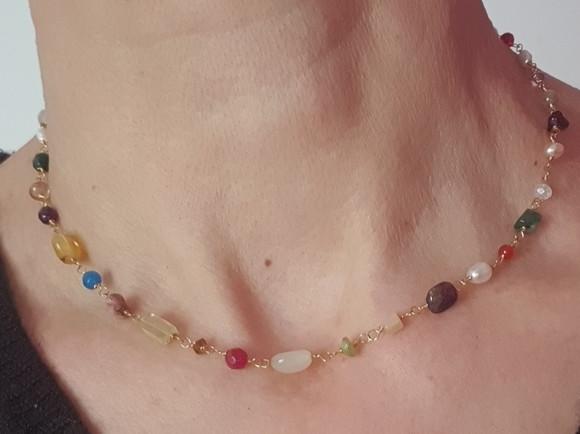 Colar Curto Banhado com Pedras Naturais