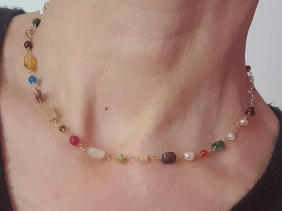 Colar Curto Banhado com Pedras Naturais