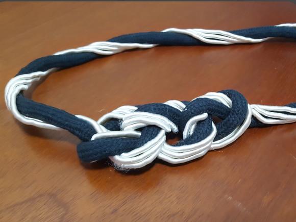 Colar de Corda com Nós Lateral