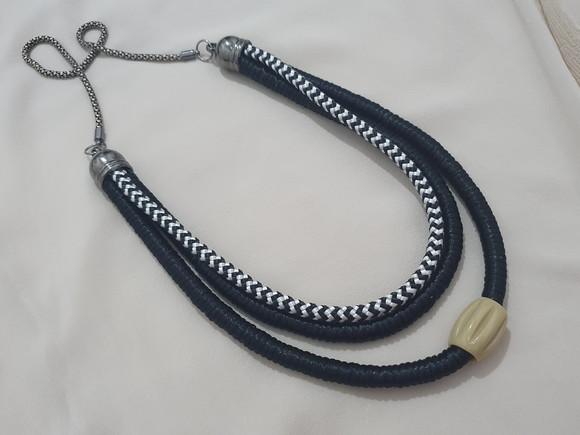 Colar De Corda E Cetim Preto