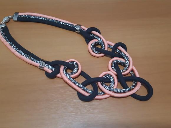 Colar de Corda e Cetim Rosa