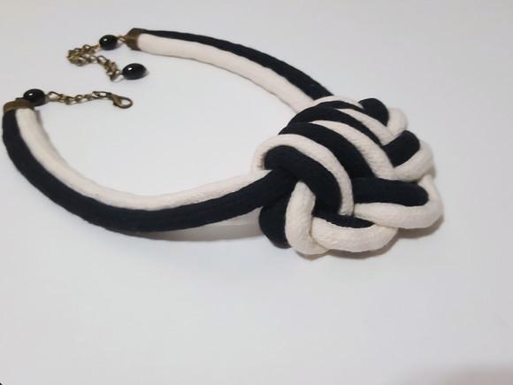 Colar de Cordão de Algodão Crú e Preto