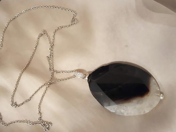 Colar de Corrente com Pingente de Pedra Natural Ágata